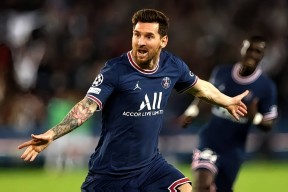 九游-关于梅西连续十场比赛得分超过比赛规则变更，巴黎圣日耳曼不断突破！的信息