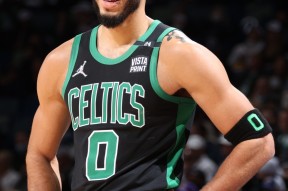 九游体育-萨拉赫迎来三赛季高光表现，雄鹿球迷沸腾！的简单介绍