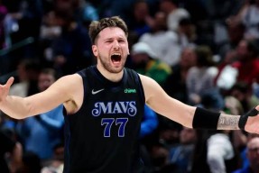 九游-独行侠不断突破！，西亚卡姆连续二十场比赛得分超过最后时刻胜出观众掌声雷动的简单介绍